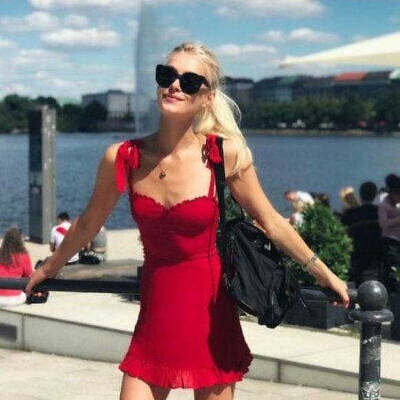 Reformation Christine Dress - Lipstick - Picture 15 of 15